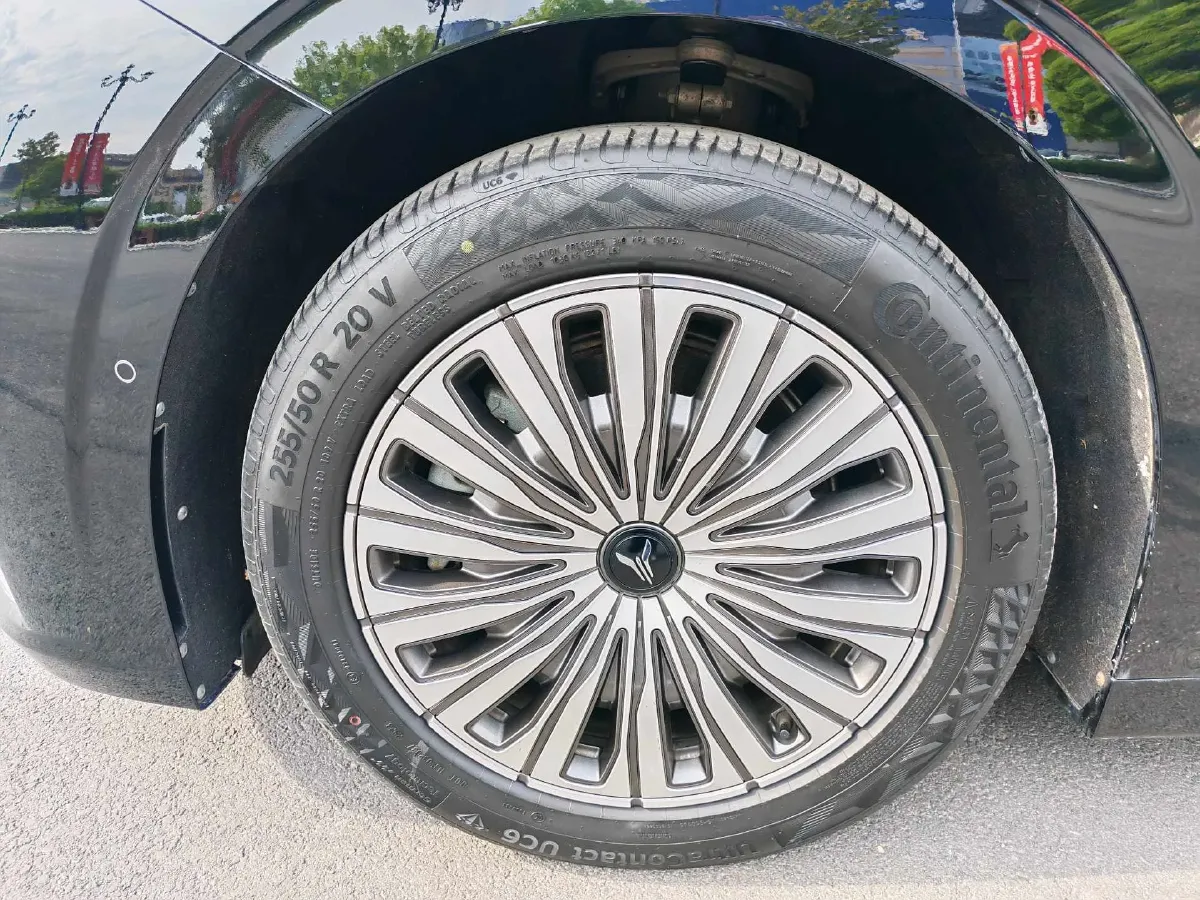 2022 Voyah Dream BEV 108.7KWH,autocango,china used car exporter,china ev exporter,chinese used car exporter,chinese used ev exporter