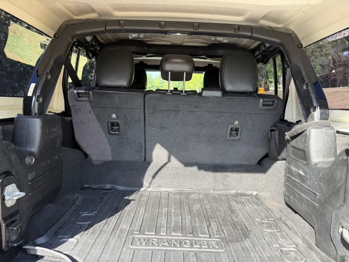 2021 Jeep Wrangler 2.0T 266HP L4 8AT PHEV 17KWH,autocango,china used car exporter,china ev exporter,chinese used car exporter,chinese used ev exporter
