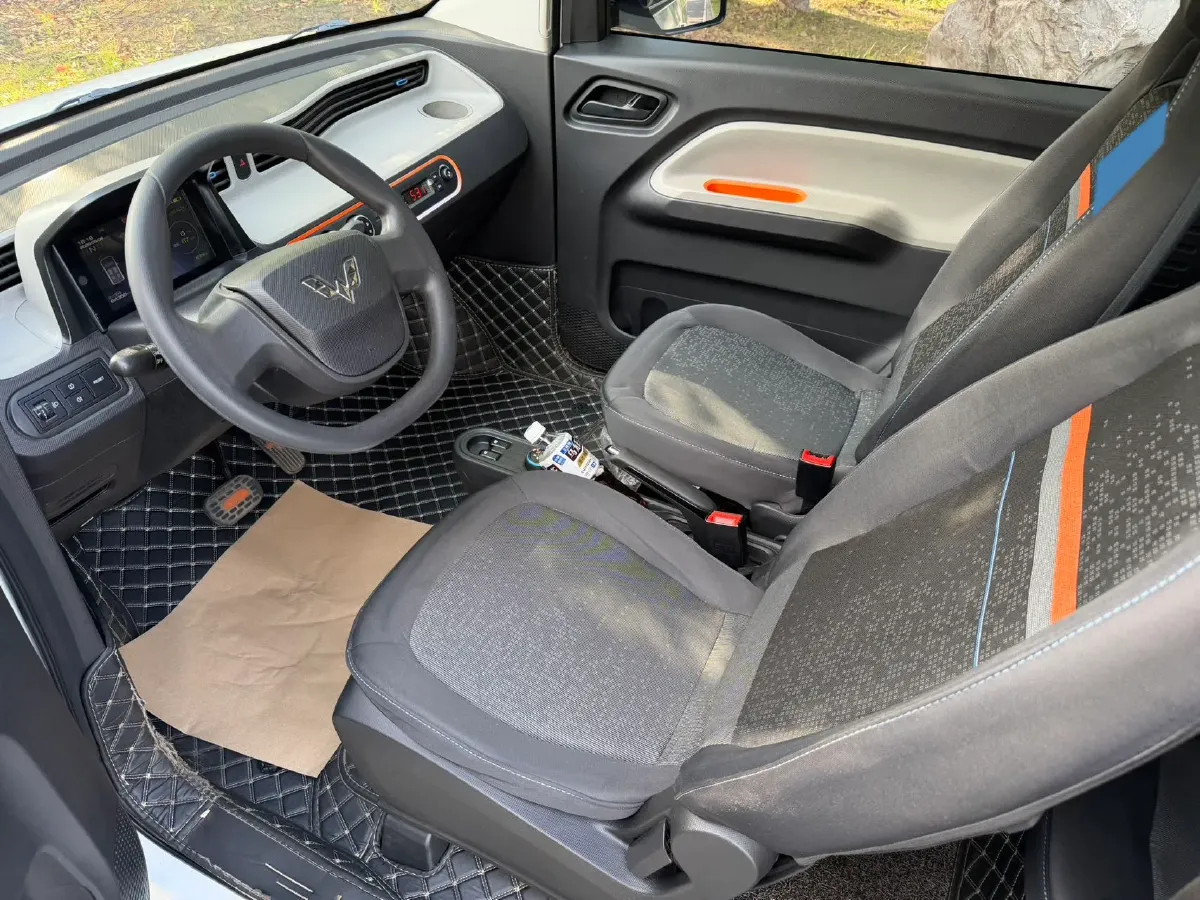 2020 WuLing HongGuang MINI EV BEV 13.8KWH,autocango,china used car exporter,china ev exporter,chinese used car exporter,chinese used ev exporter