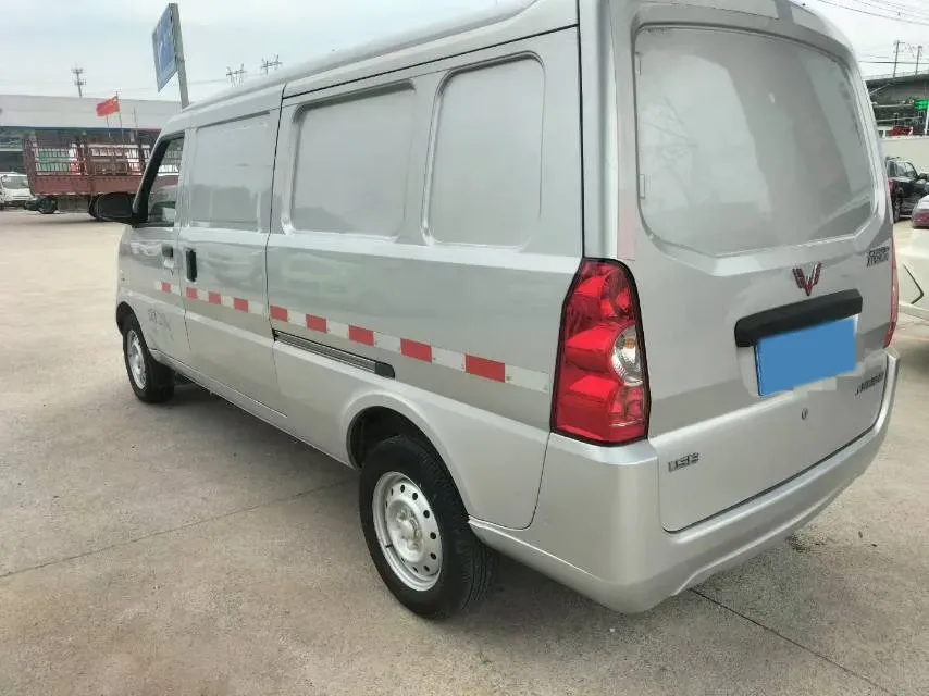 2021 SWM X2 1.5L 112HP L4 5MT,autocango,china used car exporter,china ev exporter,chinese used car exporter,chinese used ev exporter