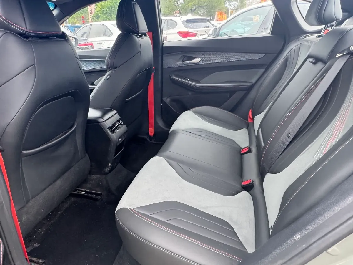 2022 Geely Binray 1.5T 181HP L4 7DCT,autocango,china used car exporter,china ev exporter,chinese used car exporter,chinese used ev exporter