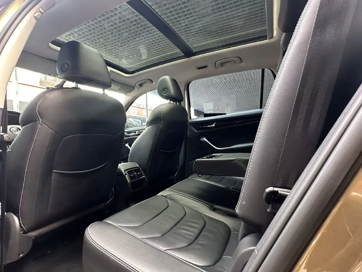 2018 Skoda Kodiak 2.0T 186HP L4 7DCT,autocango,china used car exporter,china ev exporter,chinese used car exporter,chinese used ev exporter