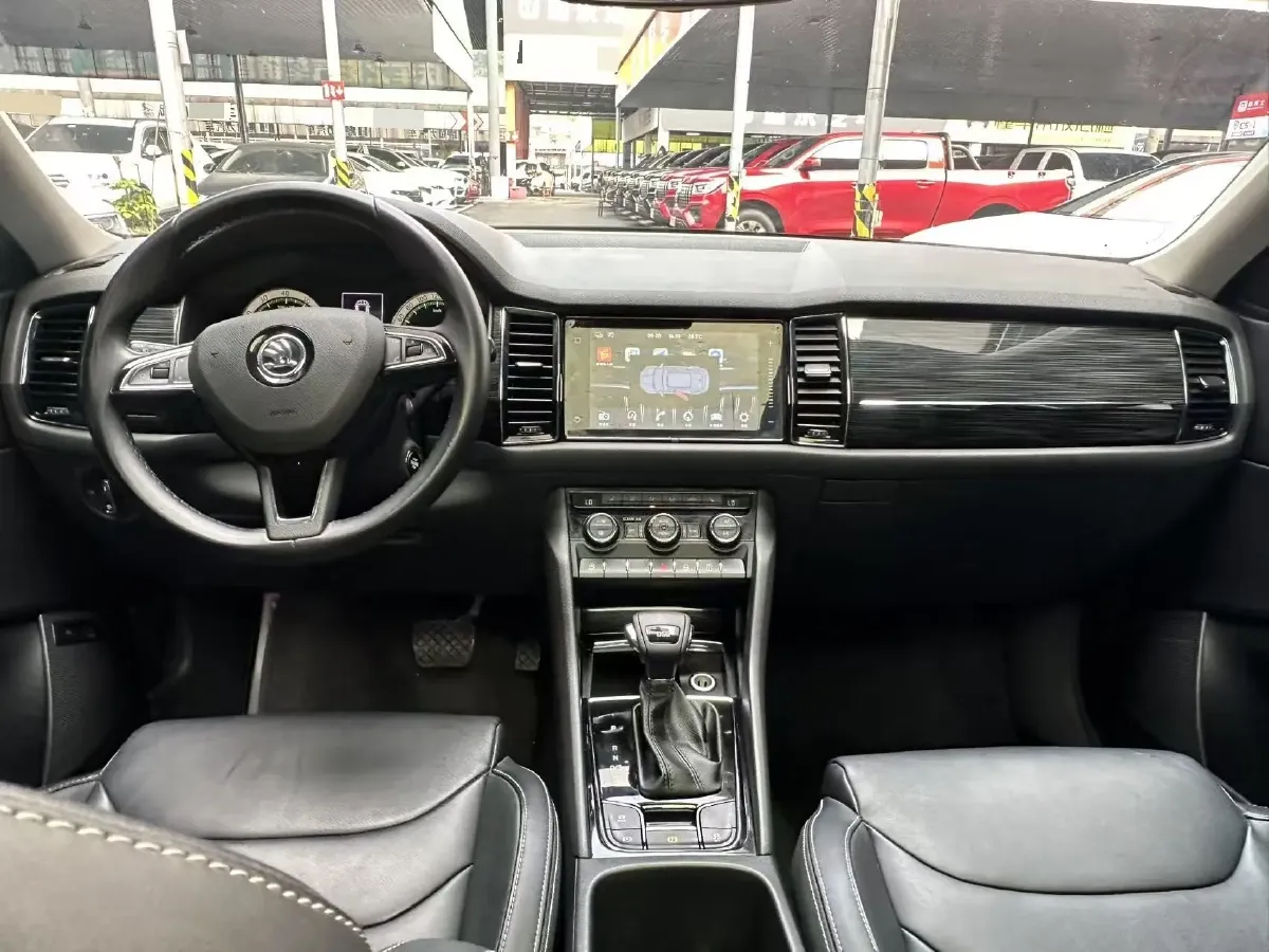2018 Skoda Kodiak 2.0T 186HP L4 7DCT,autocango,china used car exporter,china ev exporter,chinese used car exporter,chinese used ev exporter