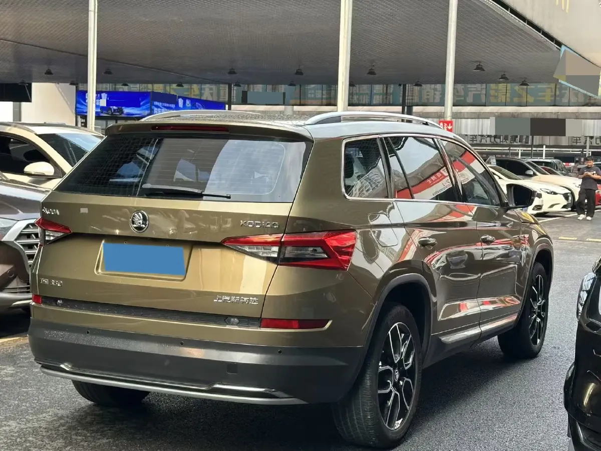 2018 Skoda Kodiak 2.0T 186HP L4 7DCT,autocango,china used car exporter,china ev exporter,chinese used car exporter,chinese used ev exporter