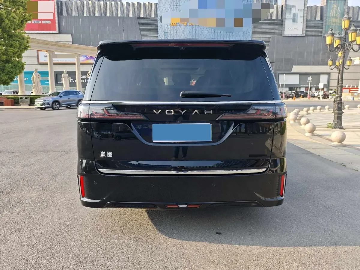 2025 Voyah Dream 1.5T 150HP L4 PHEV 41.7KWH,autocango,china used car exporter,china ev exporter,chinese used car exporter,chinese used ev exporter