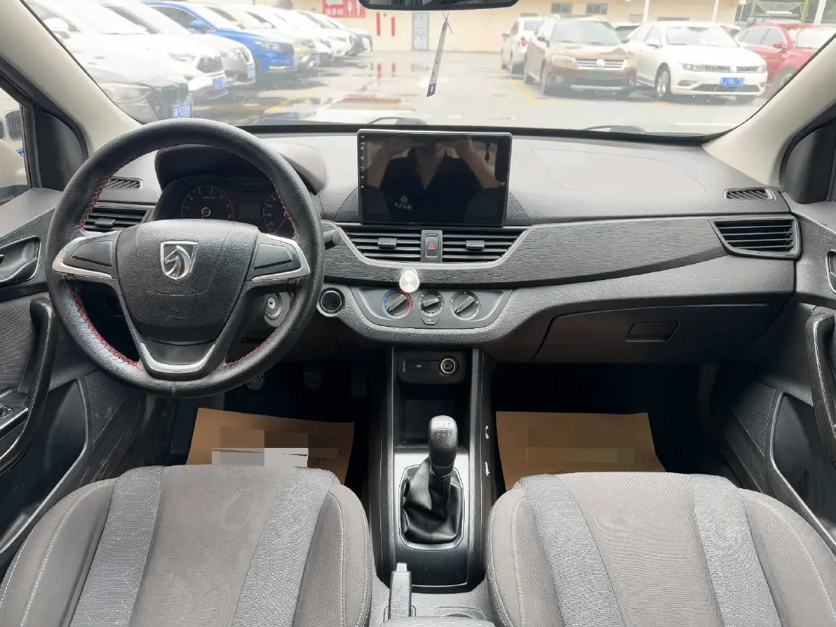 2020 BaoJun 310 1.2L 80HP L4 5MT,autocango,china used car exporter,china ev exporter,chinese used car exporter,chinese used ev exporter