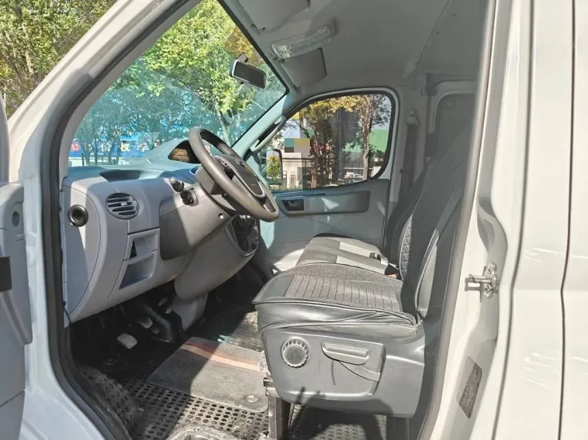 2023 DongFeng DFAC YuFeng 2.0T 136HP L4 6MT,autocango,china used car exporter,china ev exporter,chinese used car exporter,chinese used ev exporter