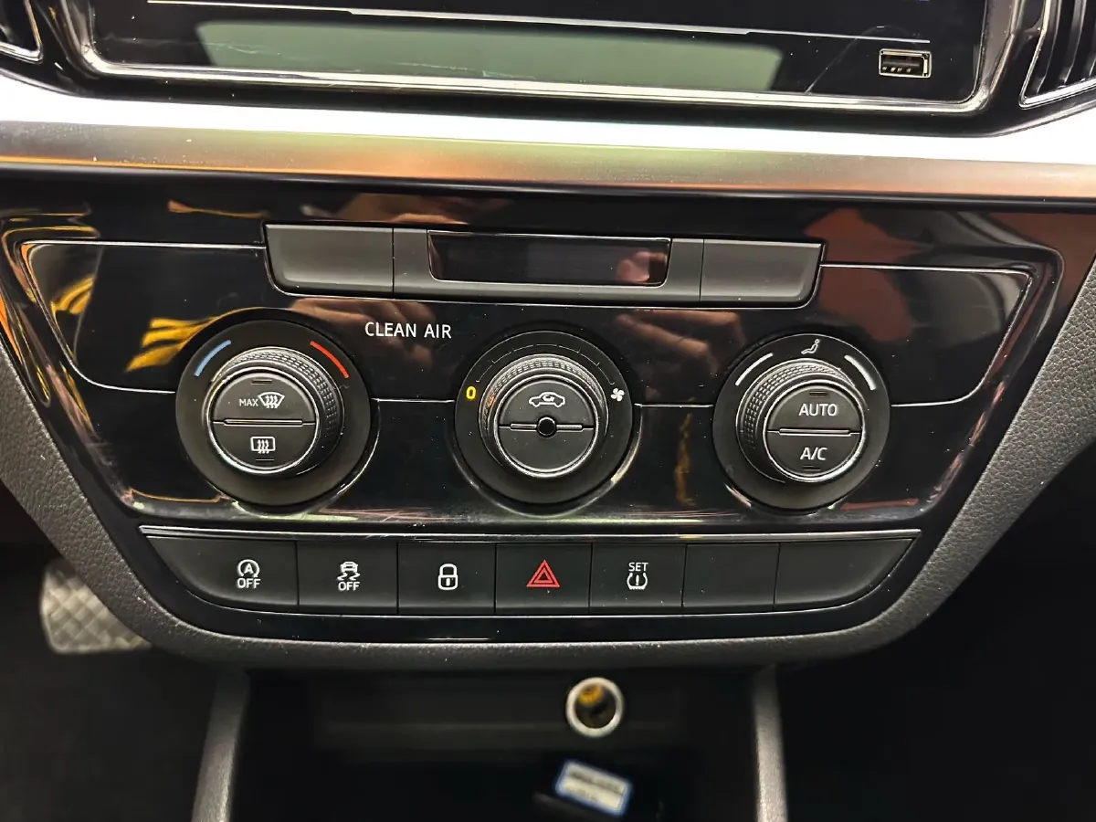 2022 Skoda Kamiq 1.5L 112HP L4 6AT,autocango,china used car exporter,china ev exporter,chinese used car exporter,chinese used ev exporter