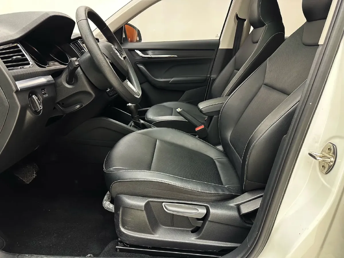 2022 Skoda Kamiq 1.5L 112HP L4 6AT,autocango,china used car exporter,china ev exporter,chinese used car exporter,chinese used ev exporter