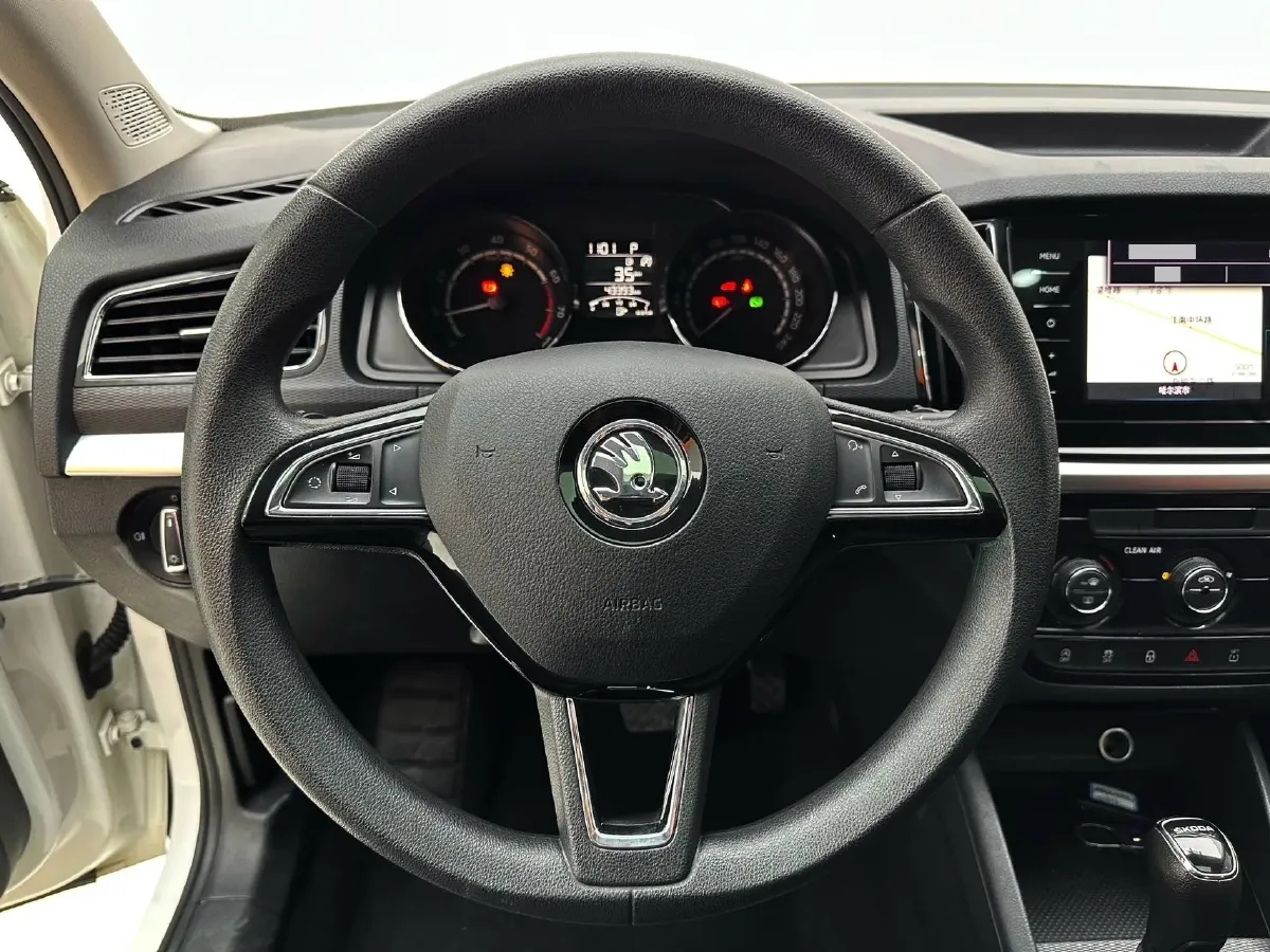 2022 Skoda Kamiq 1.5L 112HP L4 6AT,autocango,china used car exporter,china ev exporter,chinese used car exporter,chinese used ev exporter