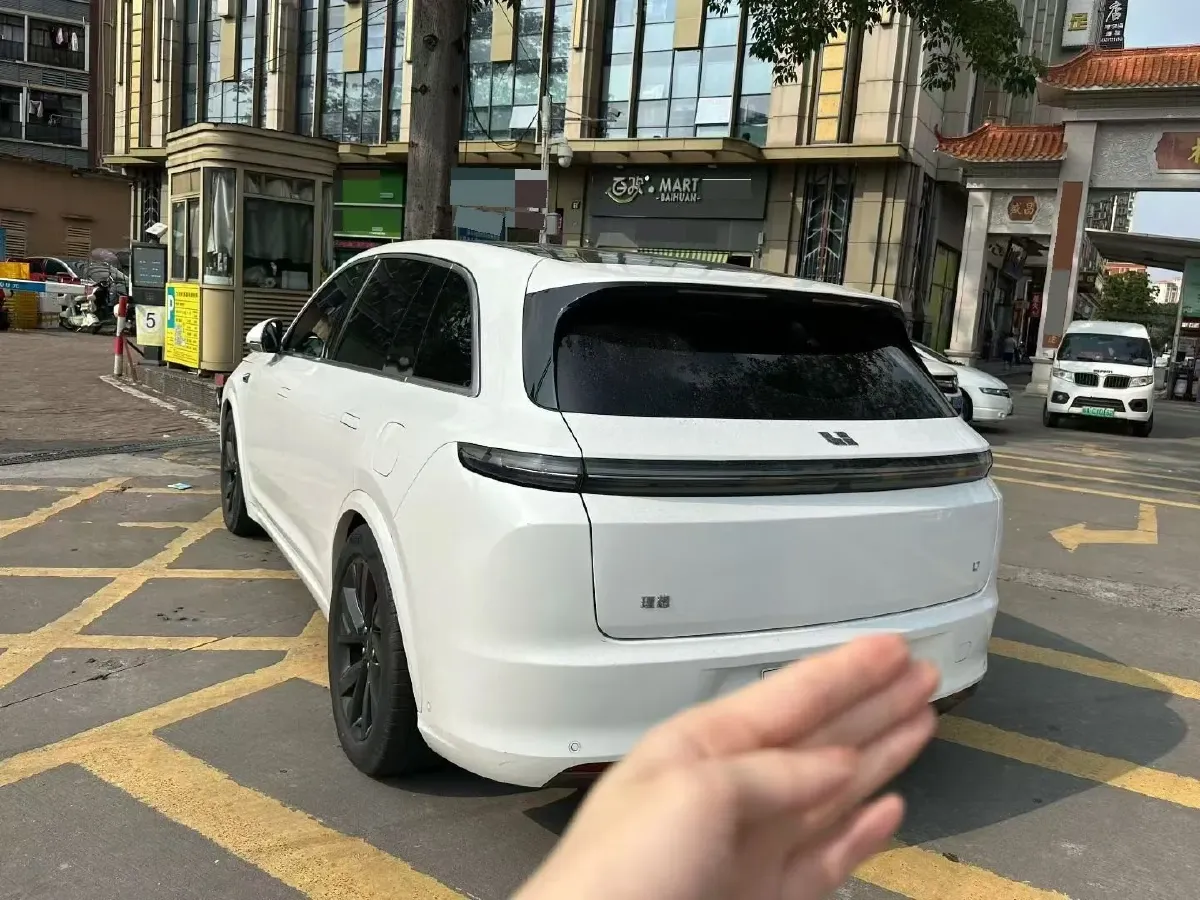 2023 Li L7 Range Extended 154HP REEV 40.9KWH,autocango,china used car exporter,china ev exporter,chinese used car exporter,chinese used ev exporter