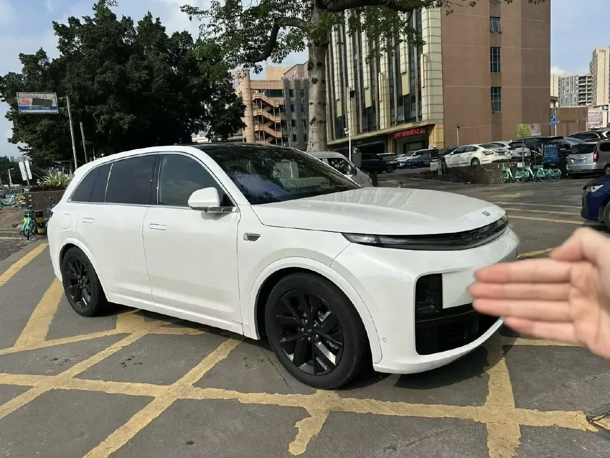 2023 Li L7 Range Extended 154HP REEV 40.9KWH,autocango,china used car exporter,china ev exporter,chinese used car exporter,chinese used ev exporter