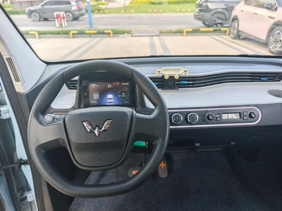 2021 WuLing HongGuang MINI EV BEV 9.3KWH,autocango,china used car exporter,china ev exporter,chinese used car exporter,chinese used ev exporter