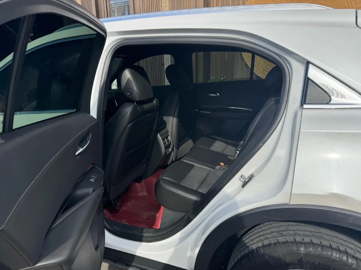 2021 Cadillac XT4 2.0T 237HP L4 9AT,autocango,china used car exporter,china ev exporter,chinese used car exporter,chinese used ev exporter