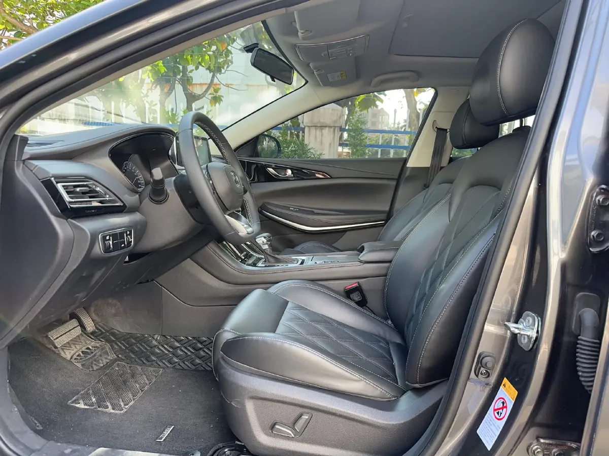 2022 ChangAn Raeton CC 1.5T 188HP L4 7DCT,autocango,china used car exporter,china ev exporter,chinese used car exporter,chinese used ev exporter