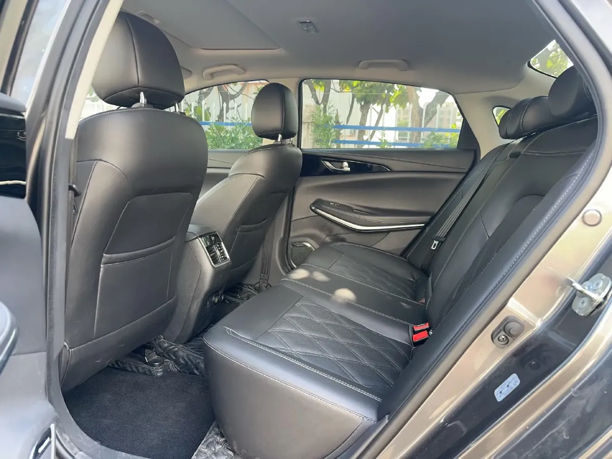 2022 ChangAn Raeton CC 1.5T 188HP L4 7DCT,autocango,china used car exporter,china ev exporter,chinese used car exporter,chinese used ev exporter
