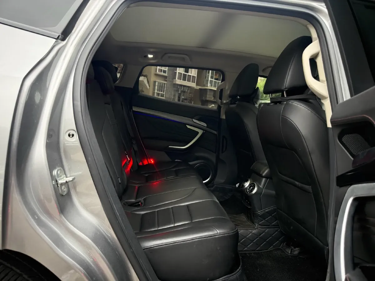 2017 WEY VV7 2.0T 234HP L4 7DCT,autocango,china used car exporter,china ev exporter,chinese used car exporter,chinese used ev exporter