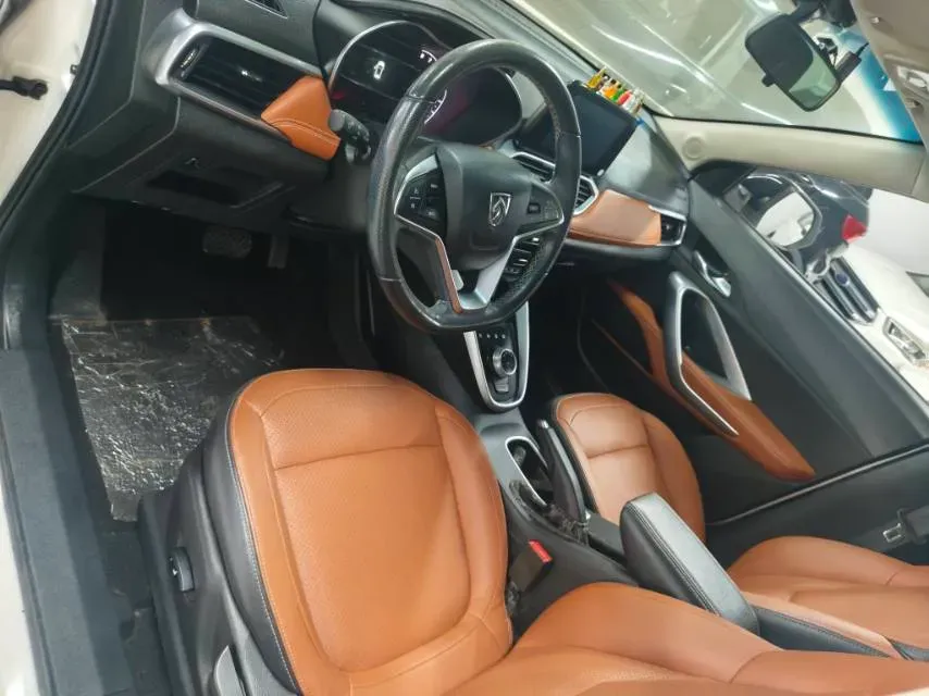 2017 HaiMa S5 Young Edition 1.6L 122HP L4 5MT,autocango,china used car exporter,china ev exporter,chinese used car exporter,chinese used ev exporter