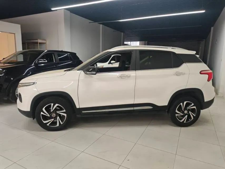 2017 HaiMa S5 Young Edition 1.6L 122HP L4 5MT,autocango,china used car exporter,china ev exporter,chinese used car exporter,chinese used ev exporter