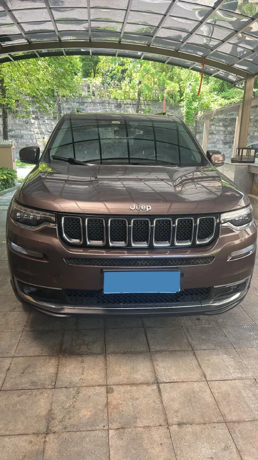 2018 Jeep Grand Commander 2.0T 265HP L4 9AT,autocango,china used car exporter,china ev exporter,chinese used car exporter,chinese used ev exporter
