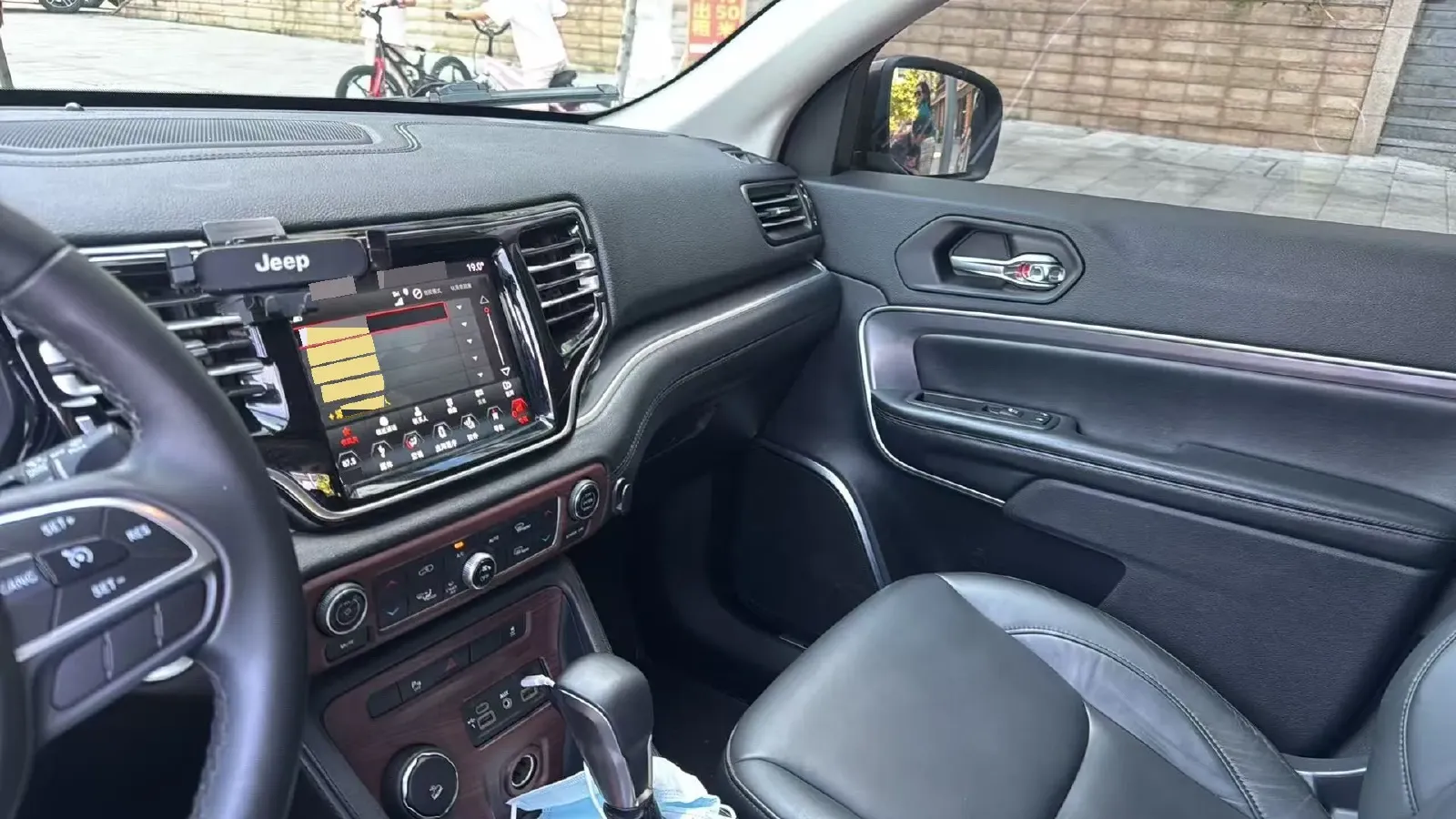 2018 Jeep Grand Commander 2.0T 265HP L4 9AT,autocango,china used car exporter,china ev exporter,chinese used car exporter,chinese used ev exporter