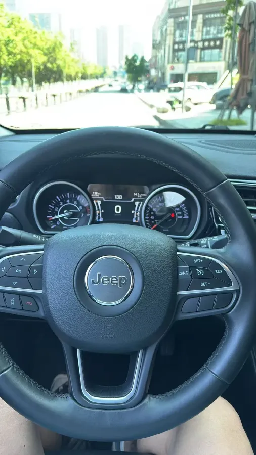 2018 Jeep Grand Commander 2.0T 265HP L4 9AT,autocango,china used car exporter,china ev exporter,chinese used car exporter,chinese used ev exporter