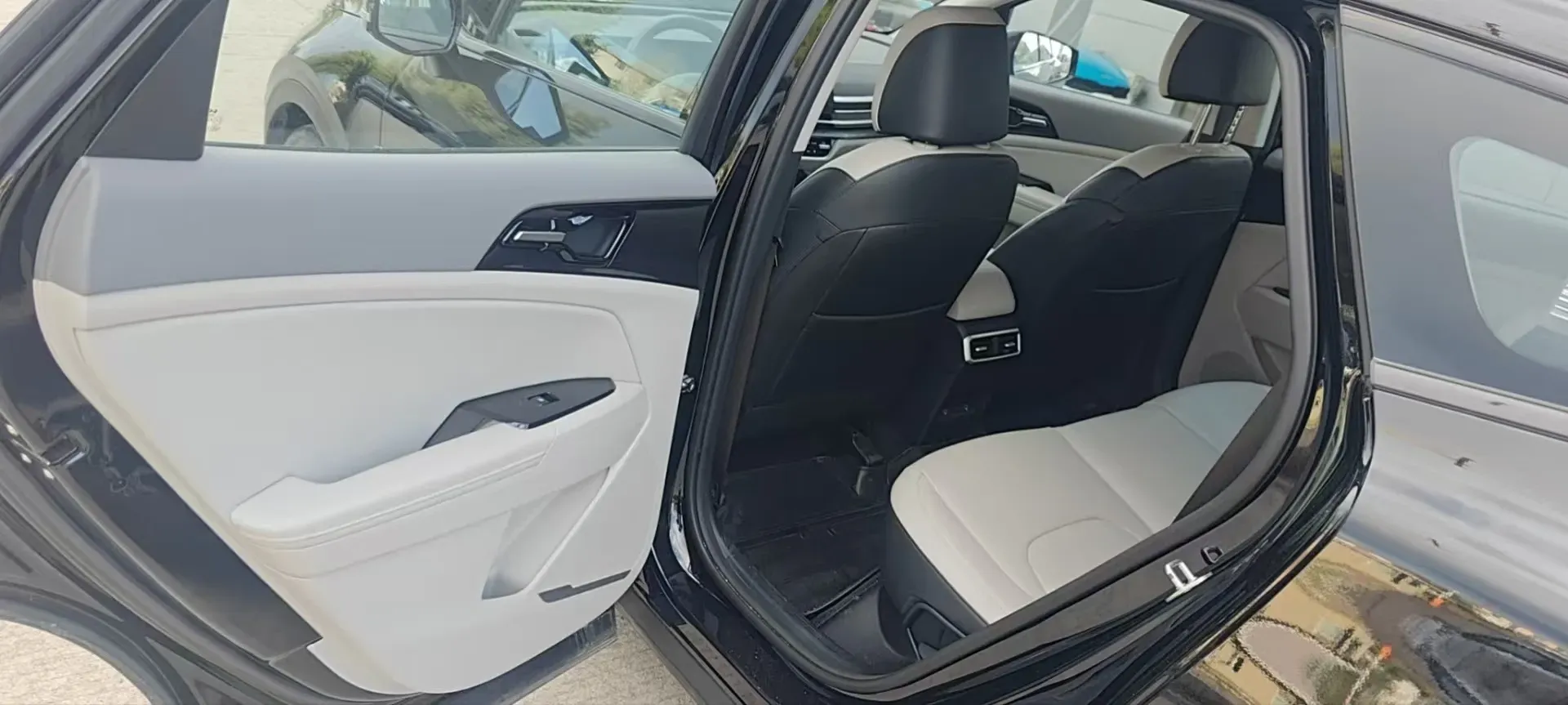 2023 Kia Sportage 1.5T 200HP L4 8AT,autocango,china used car exporter,china ev exporter,chinese used car exporter,chinese used ev exporter