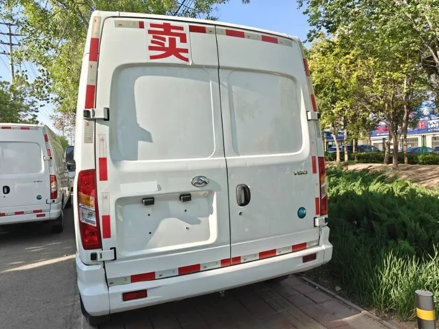 2023 MAXUS XinTu V80 2.0T 127HP L4 6MT,autocango,china used car exporter,china ev exporter,chinese used car exporter,chinese used ev exporter