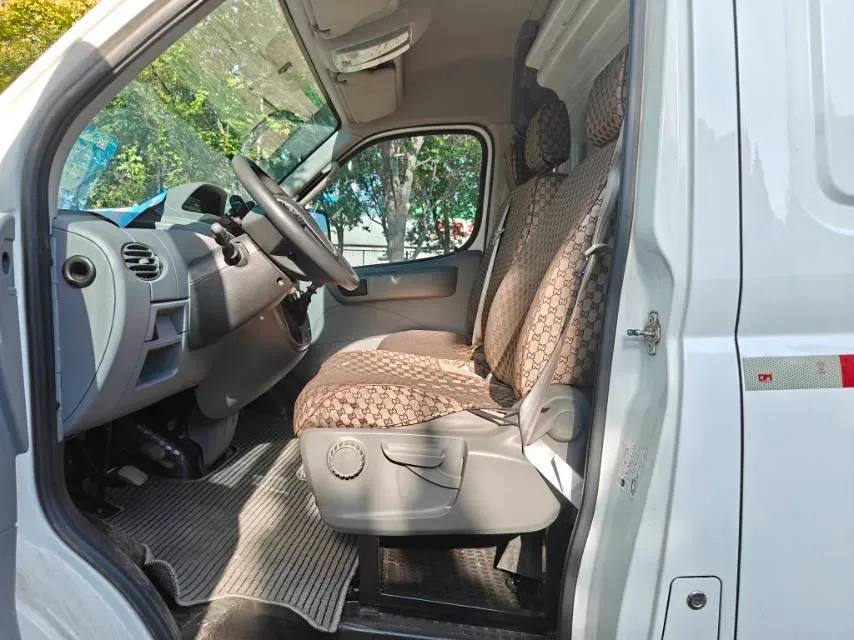 2023 MAXUS XinTu V80 2.0T 127HP L4 6MT,autocango,china used car exporter,china ev exporter,chinese used car exporter,chinese used ev exporter