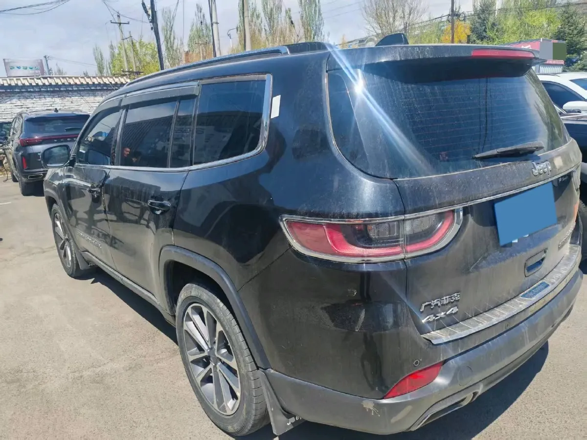 2018 Jeep Grand Commander 2.0T 265HP L4 9AT,autocango,china used car exporter,china ev exporter,chinese used car exporter,chinese used ev exporter