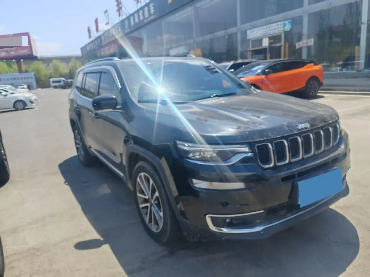 2018 Jeep Grand Commander 2.0T 265HP L4 9AT,autocango,china used car exporter,china ev exporter,chinese used car exporter,chinese used ev exporter