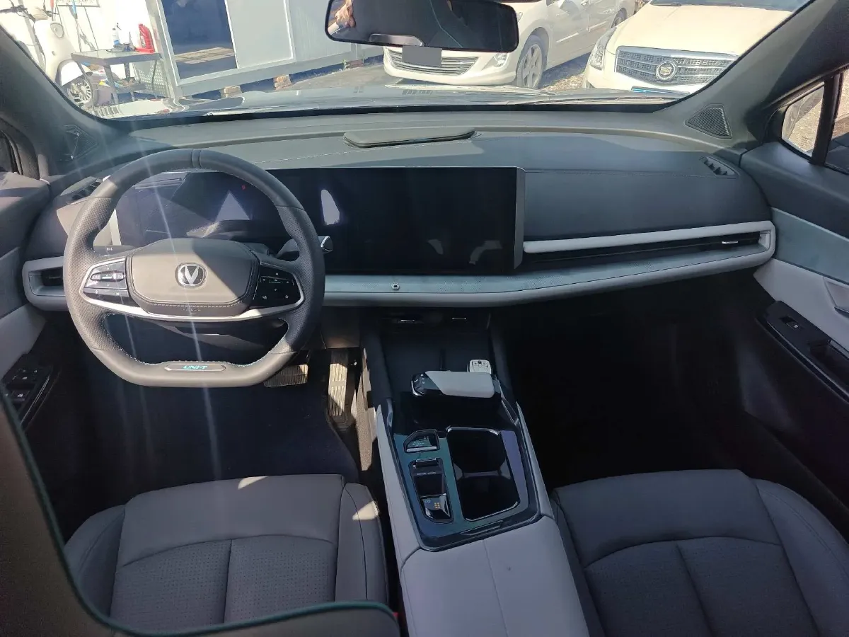 2023 ChangAn UNI-T 1.5T 188HP L4 7DCT,autocango,china used car exporter,china ev exporter,chinese used car exporter,chinese used ev exporter