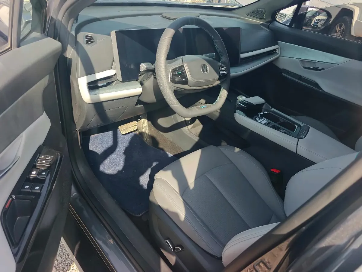 2023 ChangAn UNI-T 1.5T 188HP L4 7DCT,autocango,china used car exporter,china ev exporter,chinese used car exporter,chinese used ev exporter