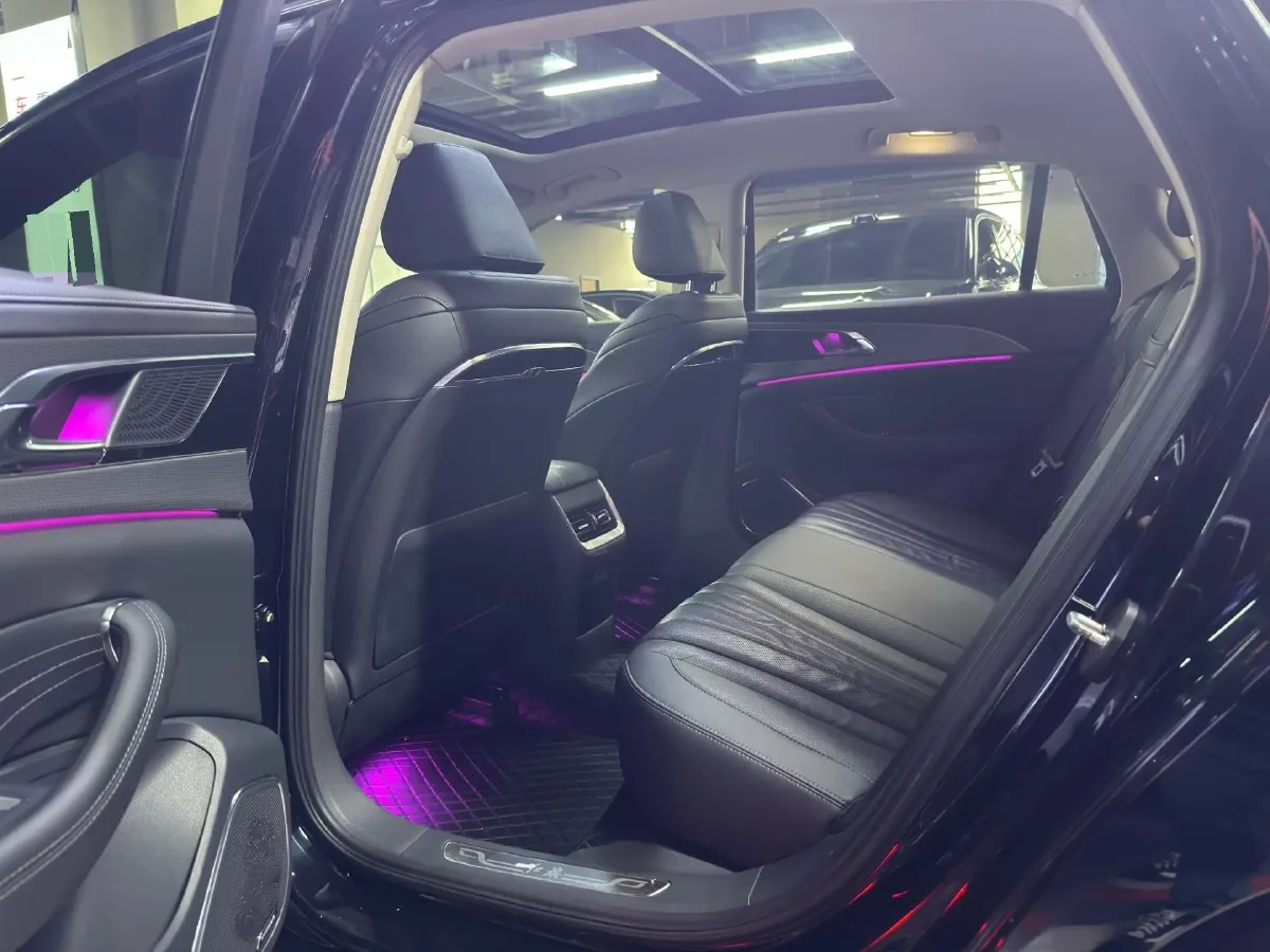 2024 HongQi H5 2.0T 224HP L4 8AT,autocango,china used car exporter,china ev exporter,chinese used car exporter,chinese used ev exporter