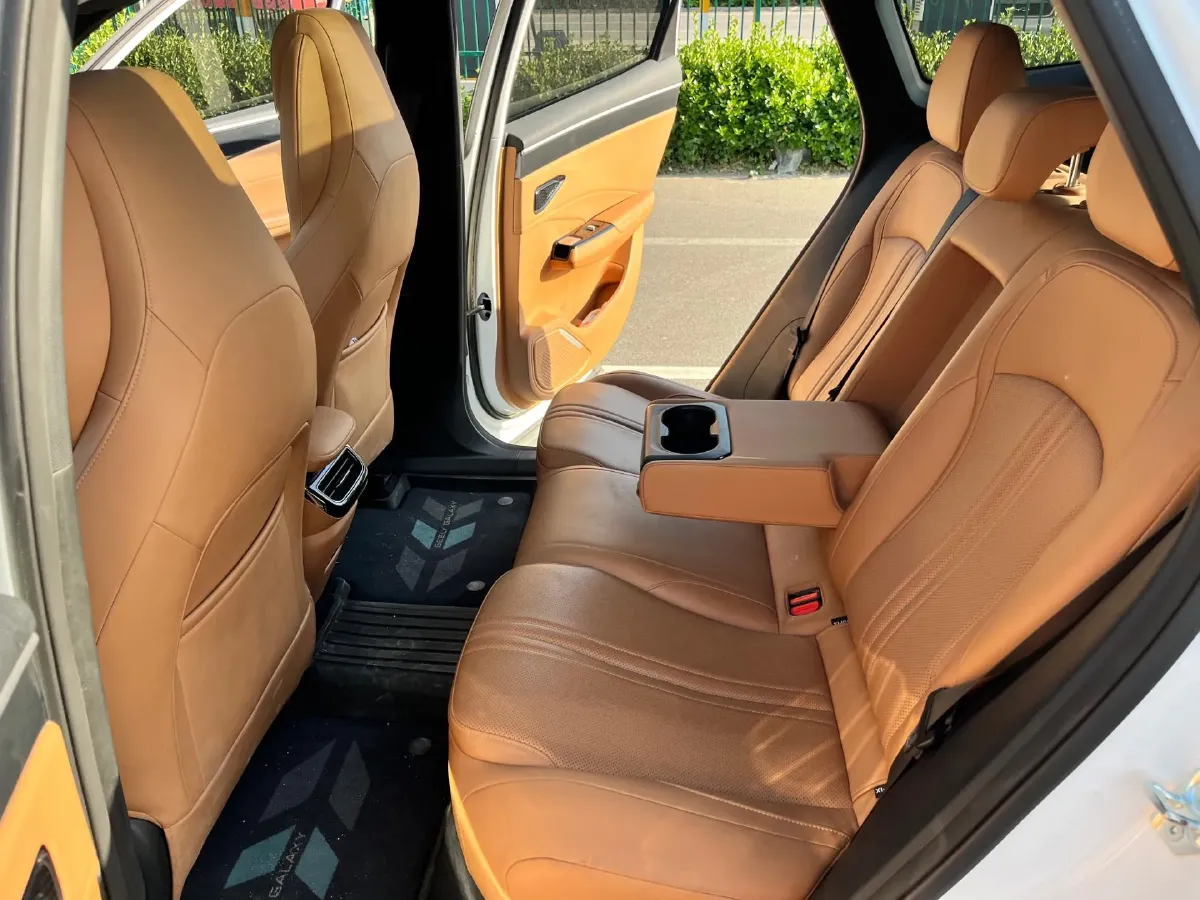 2025 Geely Galaxy L7 1.5L 112HP L4 1DHT PHEV 18.4KWH,autocango,china used car exporter,china ev exporter,chinese used car exporter,chinese used ev exporter