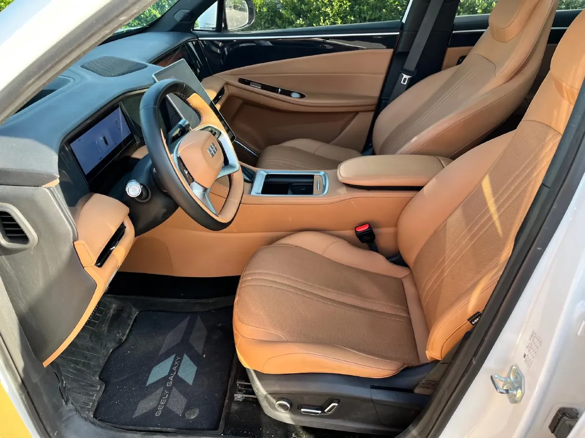 2025 Geely Galaxy L7 1.5L 112HP L4 1DHT PHEV 18.4KWH,autocango,china used car exporter,china ev exporter,chinese used car exporter,chinese used ev exporter