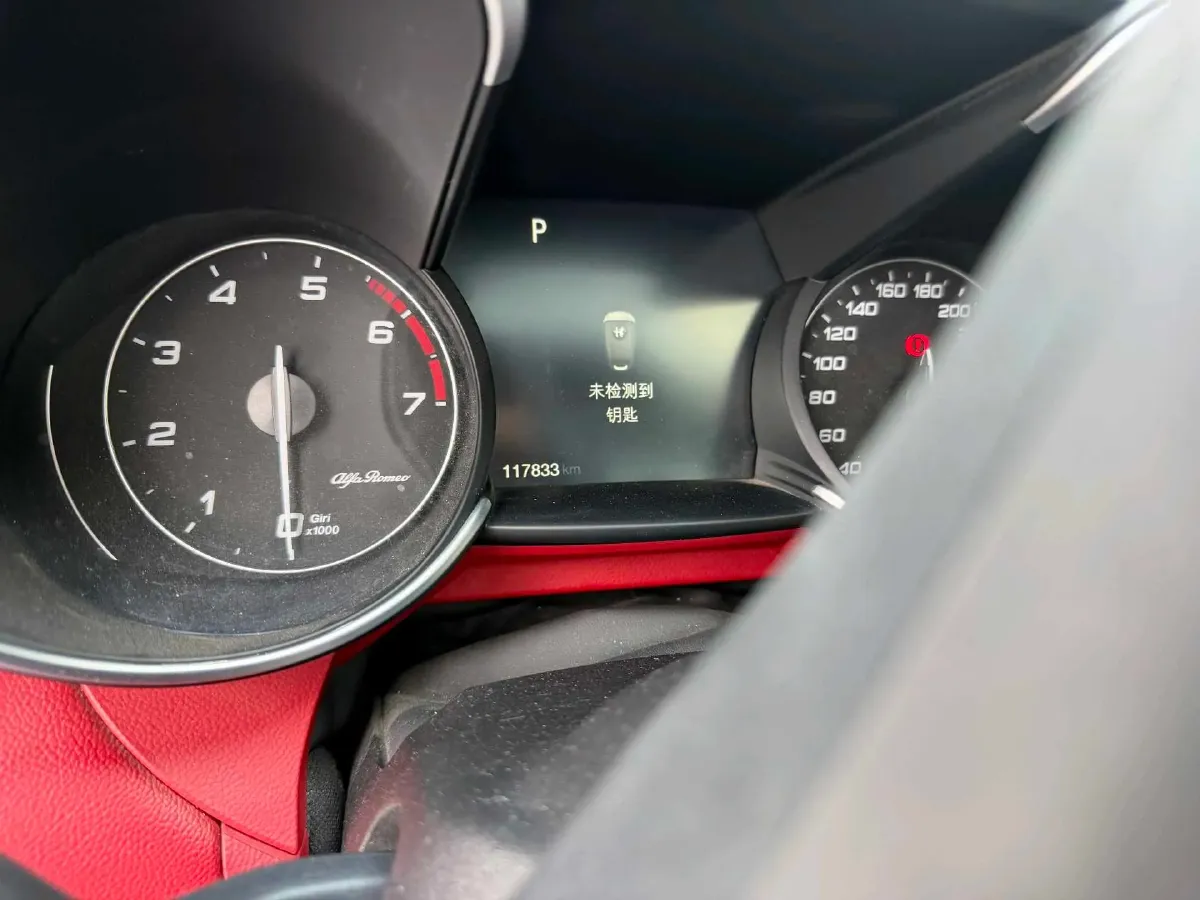 2017 Ford Mustang 2.3T 314HP L4 6AT,autocango,china used car exporter,china ev exporter,chinese used car exporter,chinese used ev exporter