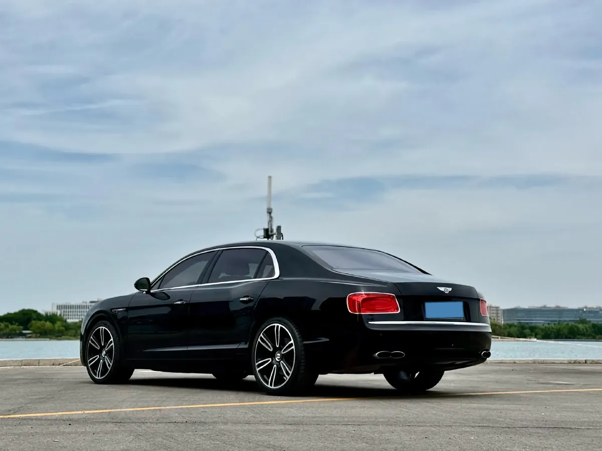 2017 Bentley Flying Spur 4.0T 528HP V8 8AT,autocango,china used car exporter,china ev exporter,chinese used car exporter,chinese used ev exporter