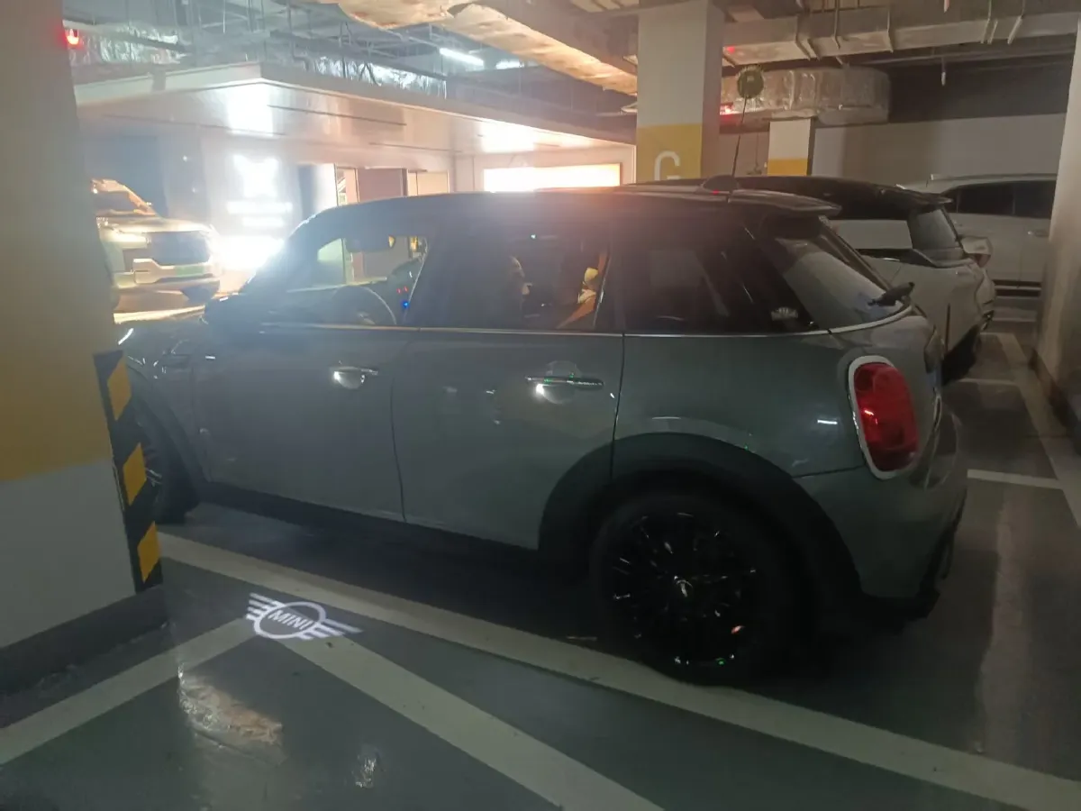 2022 MINI MINI 1.5T 136HP L3 7DCT,autocango,china used car exporter,china ev exporter,chinese used car exporter,chinese used ev exporter