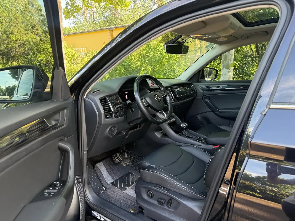 2020 Skoda Kodiak 2.0T 186HP L4 7DCT,autocango,china used car exporter,china ev exporter,chinese used car exporter,chinese used ev exporter