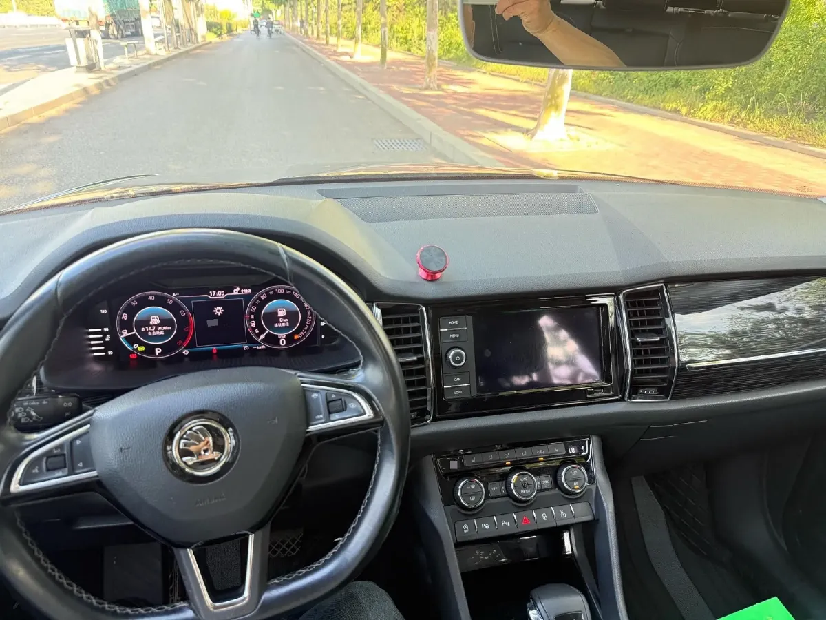 2020 Skoda Kodiak 2.0T 186HP L4 7DCT,autocango,china used car exporter,china ev exporter,chinese used car exporter,chinese used ev exporter