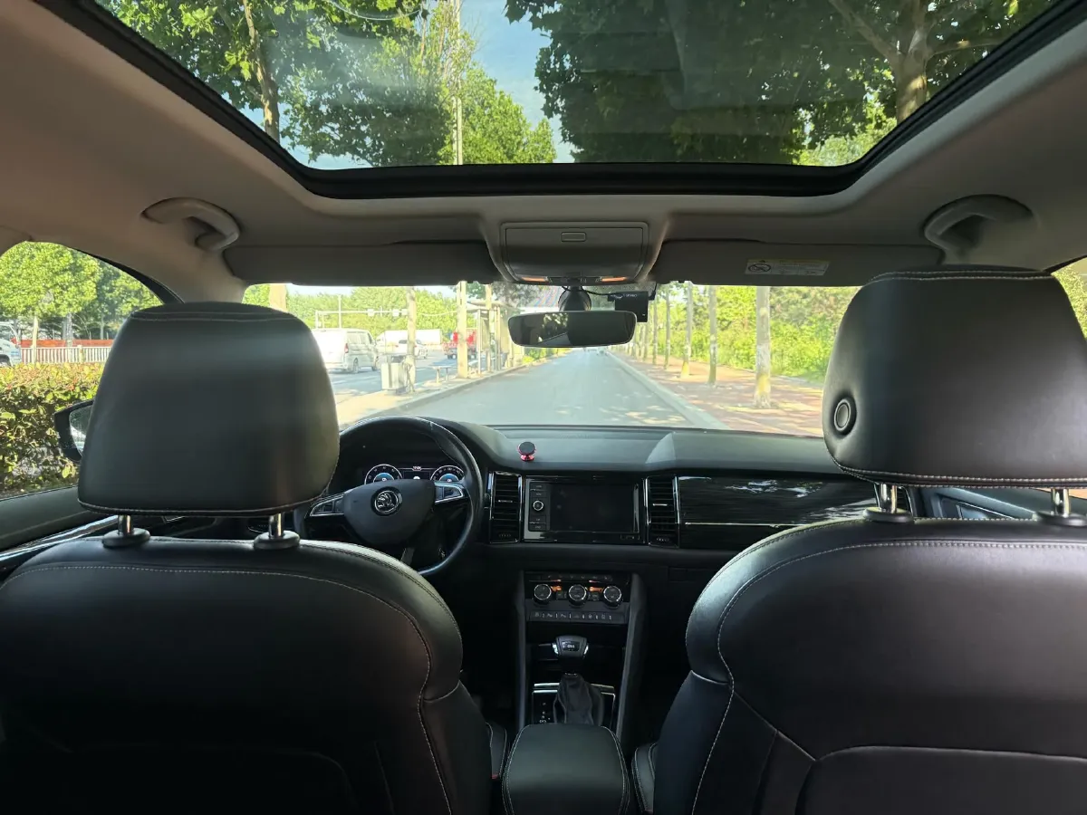 2020 Skoda Kodiak 2.0T 186HP L4 7DCT,autocango,china used car exporter,china ev exporter,chinese used car exporter,chinese used ev exporter