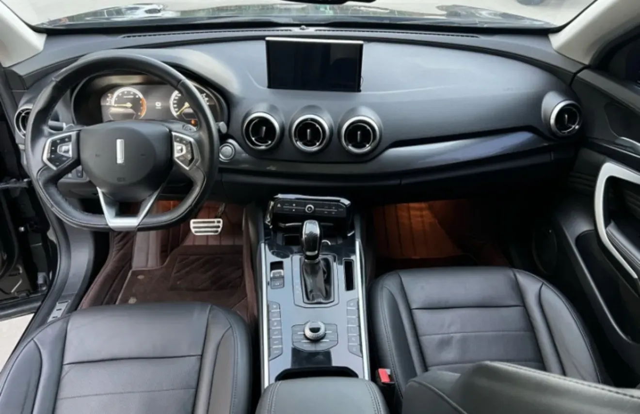 2017 WEY VV7 2.0T 234HP L4 7DCT,autocango,china used car exporter,china ev exporter,chinese used car exporter,chinese used ev exporter