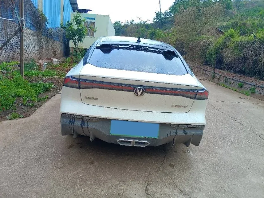 2024 ChangAn UNI-V iDD 1.5L 110HP L4 E-CVT PHEV 18.99KWH,autocango,china used car exporter,china ev exporter,chinese used car exporter,chinese used ev exporter