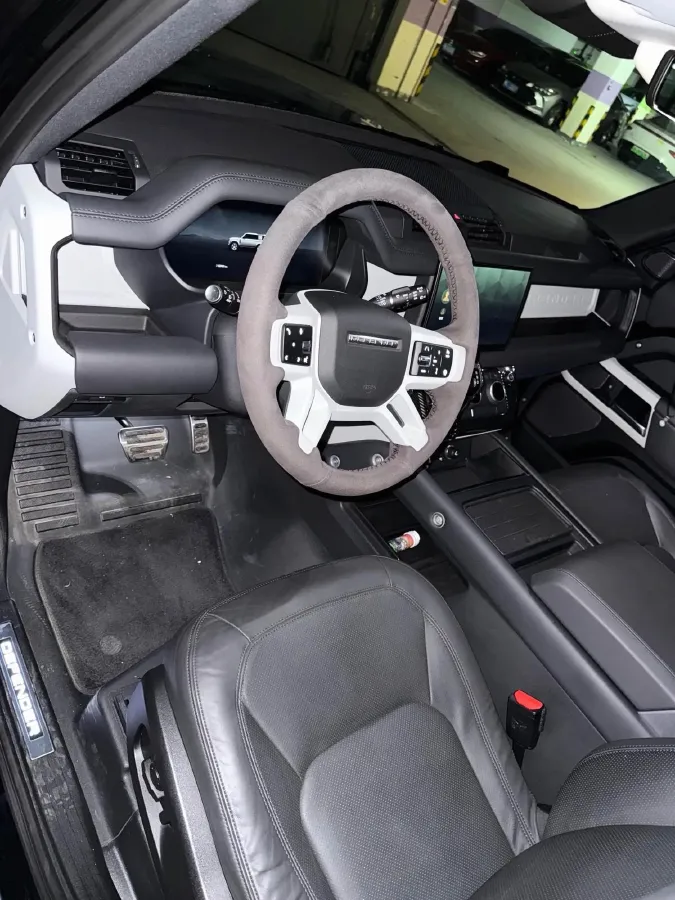 2024 Land Rover Defender 3.0T 400HP L6 8AT,autocango,china used car exporter,china ev exporter,chinese used car exporter,chinese used ev exporter