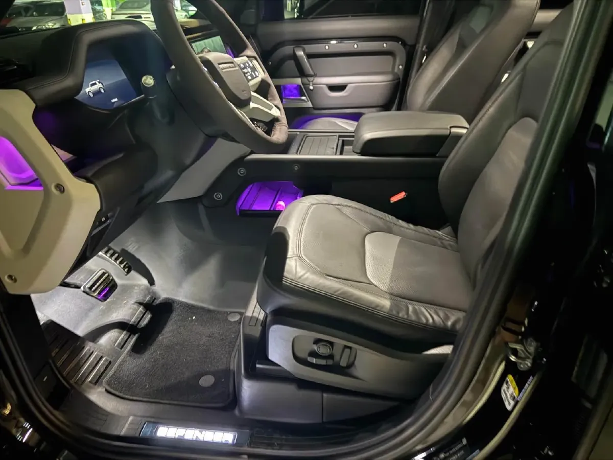 2024 Land Rover Defender 3.0T 400HP L6 8AT,autocango,china used car exporter,china ev exporter,chinese used car exporter,chinese used ev exporter