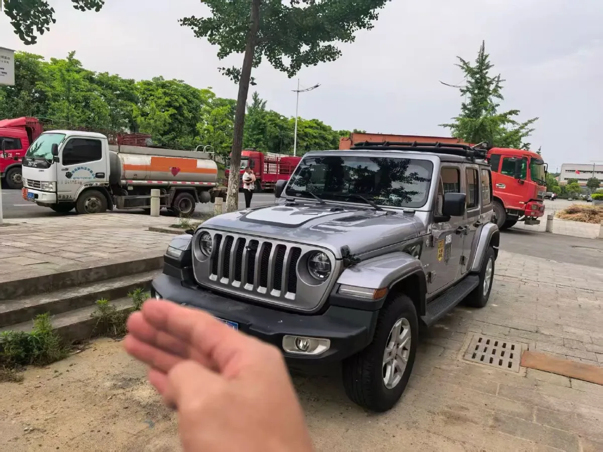 2021 Jeep Wrangler 2.0T 266HP L4 8AT,autocango,china used car exporter,china ev exporter,chinese used car exporter,chinese used ev exporter