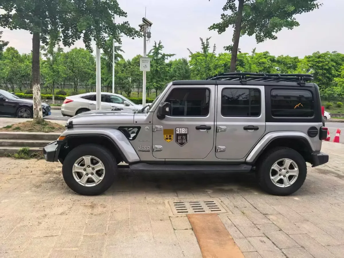 2021 Jeep Wrangler 2.0T 266HP L4 8AT,autocango,china used car exporter,china ev exporter,chinese used car exporter,chinese used ev exporter