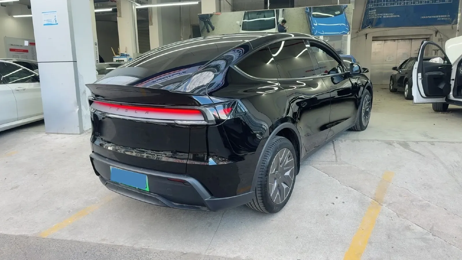 2025 Tesla Model Y L BEV,autocango,china used car exporter,china ev exporter,chinese used car exporter,chinese used ev exporter