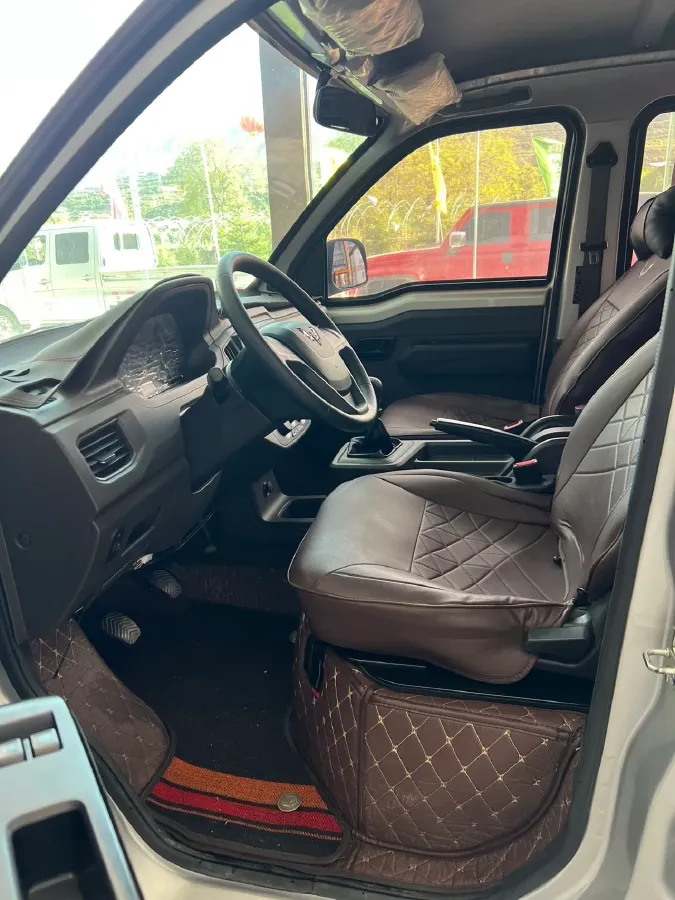 2023 WuLing RongGuang New Truck 1.5L 102HP L4 5MT,autocango,china used car exporter,china ev exporter,chinese used car exporter,chinese used ev exporter